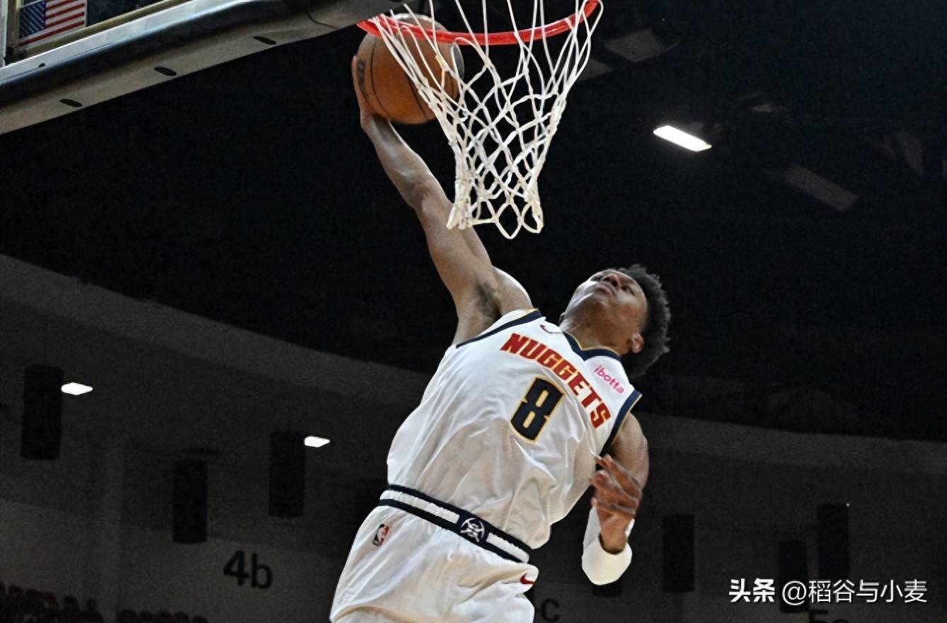 掘金全队合力防守,阻止对手得分 掘金全队合力防守,阻止对手得分