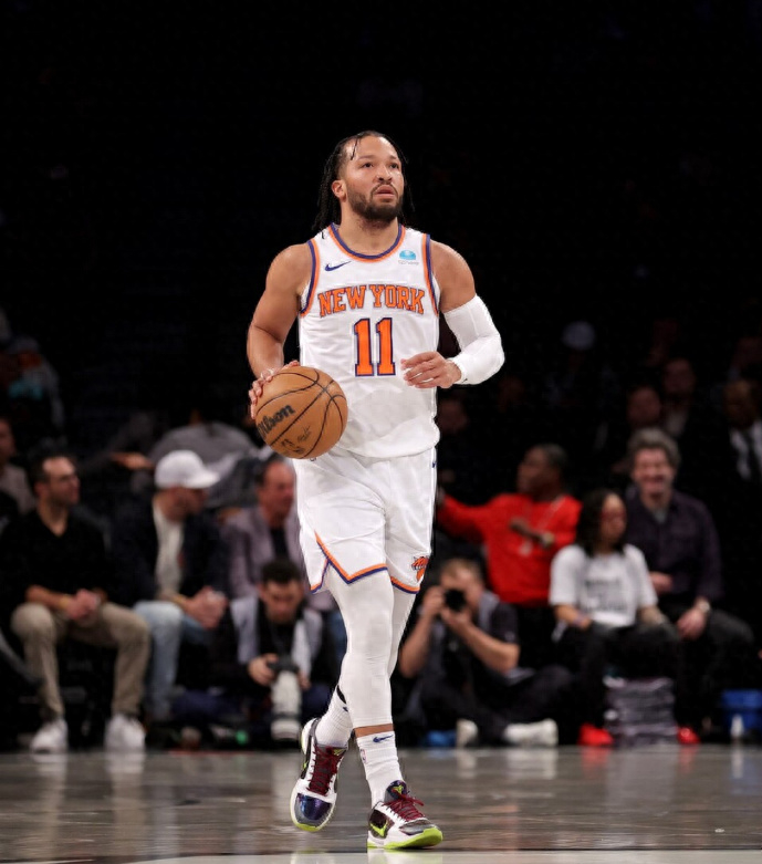 尼克斯逆转日本男篮，布拉德利送出助攻