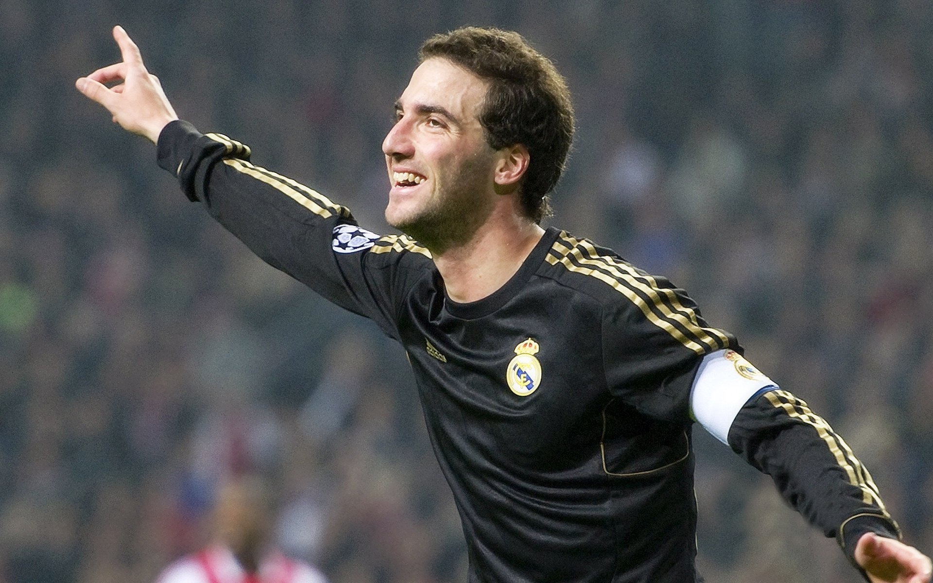 欧冠半决赛之夜，巴斯托尼—对手完全无解的防守艺术